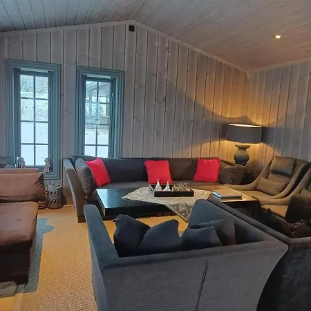 Mjøshytte * Stange
